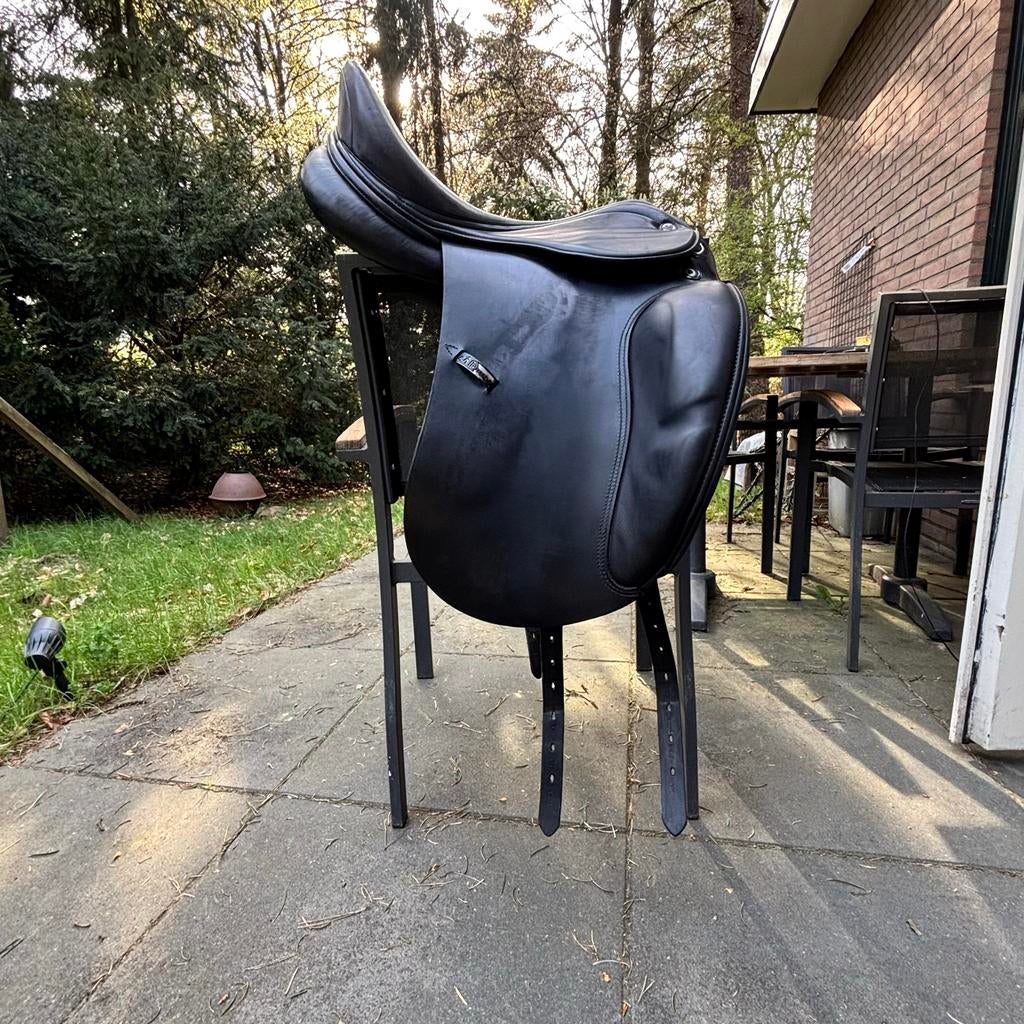 Prestige zadel medium boom 17.5 inch, Dieren en Toebehoren, Paarden en Pony's | Zadels, Ophalen of Verzenden, Dressuur