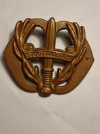 Oud model stoottroepen baret embleem 1950s, Ophalen of Verzenden, Landmacht, Nederland, Embleem of Badge