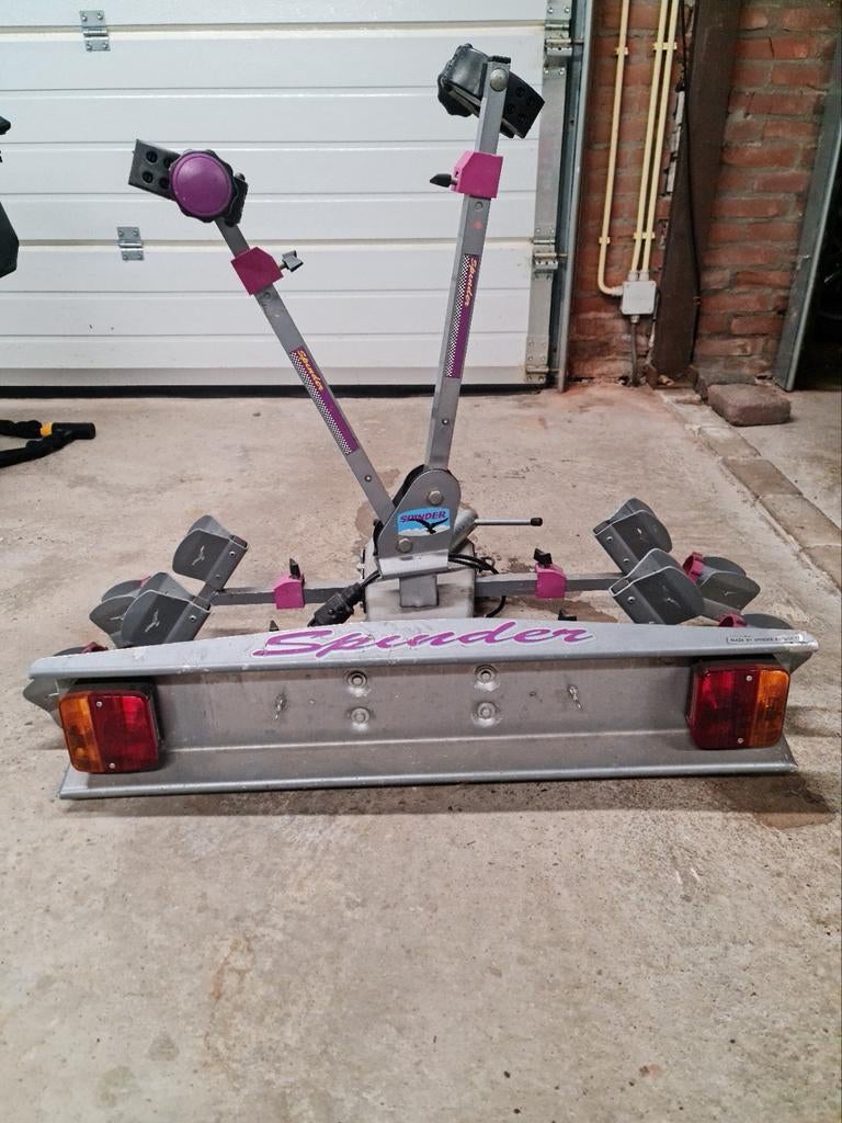 Spinder fietsendrager, Ophalen, 2 fietsen, Gebruikt, Trekhaakdrager