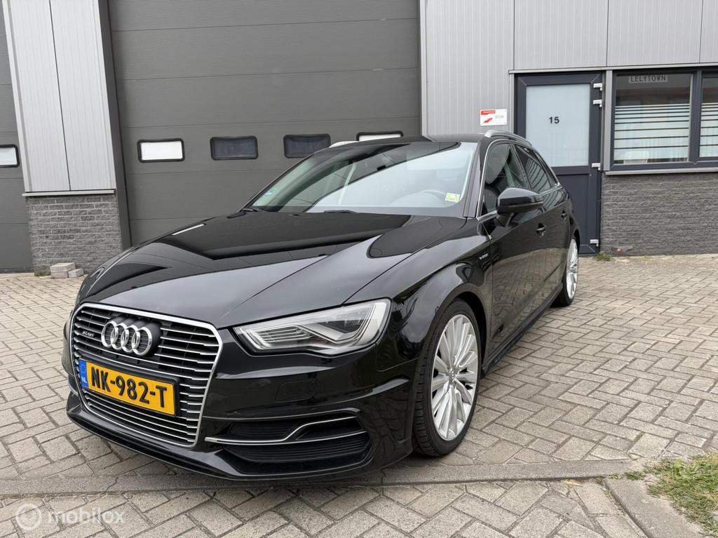 Audi A3 Sportback 1.4 e-tron PHEV | Camera | Stoelverwarming, Auto's, Gebruikt, Euro 6, 4 cilinders, Zwart