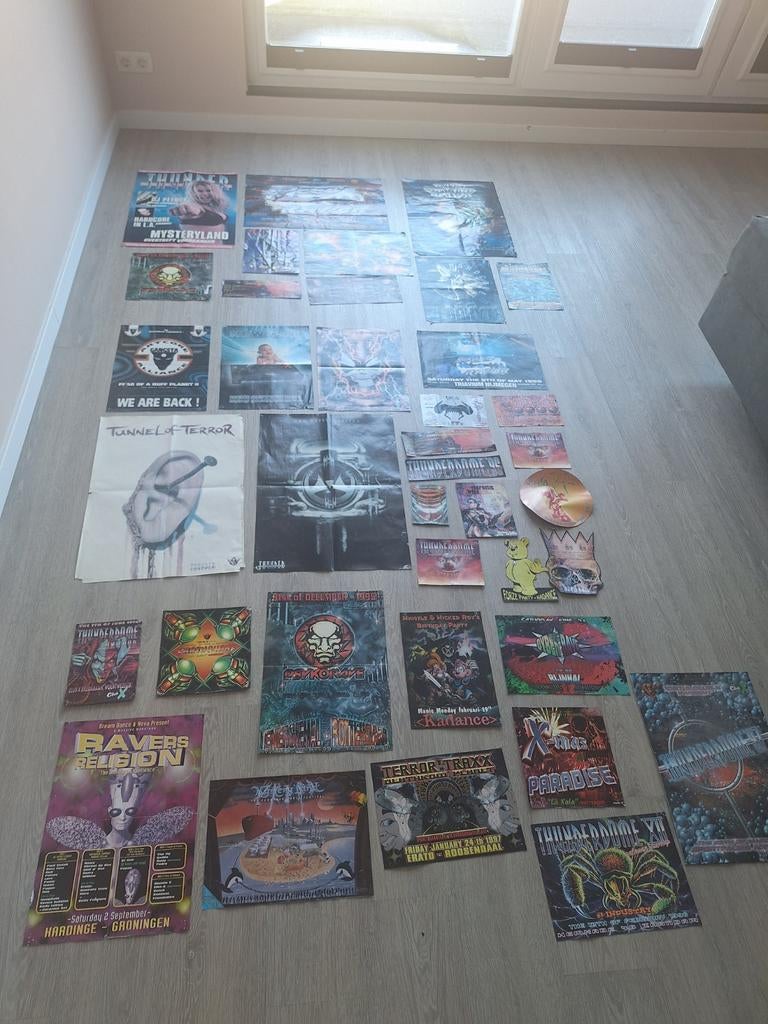 Hardcore flyers en posters, Ophalen