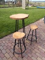 boomstam statafel met twee krukken unieke set, Ophalen of Verzenden, Zo goed als nieuw, Rond, Hout