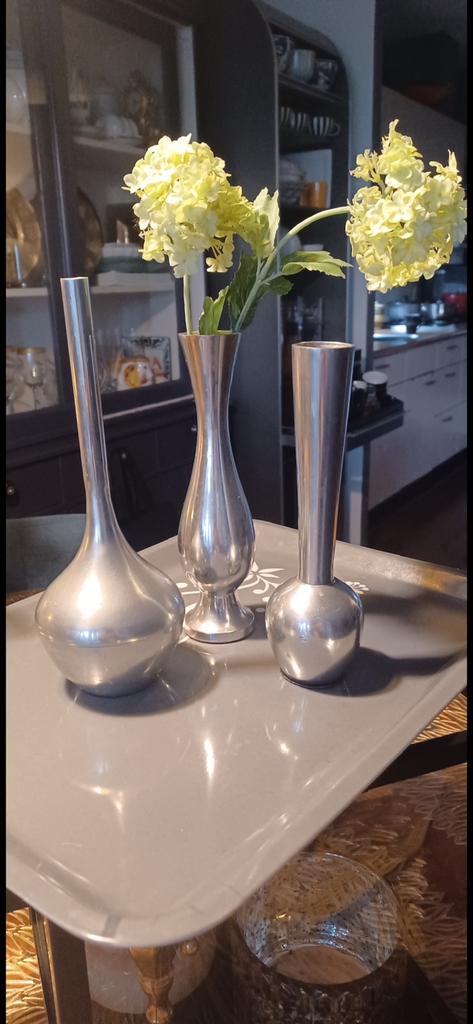 Set van 3 tinnen vaasjes in verschillende maten en modellen, Antiek en Kunst, Antiek | Tin, Ophalen of Verzenden
