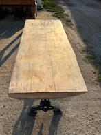 Tafel met gietijzeren onderstel en houten blad binnen buiten, Ophalen of Verzenden