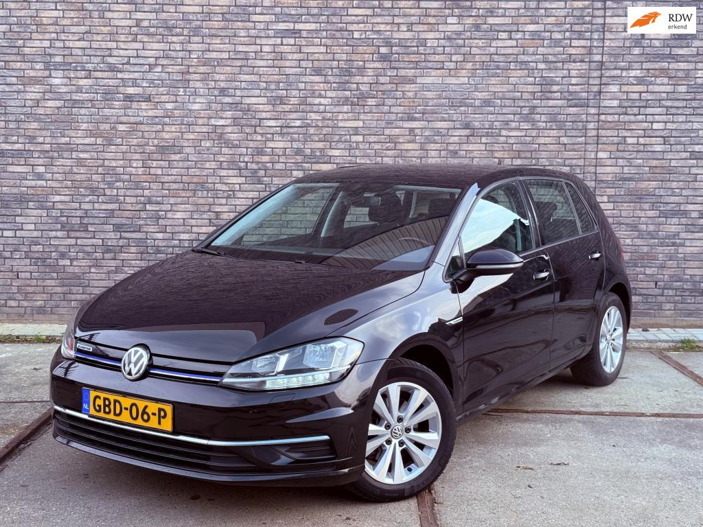 Volkswagen GOLF 1.5 TGI CNG Comfortline Adaptive Cruise Came, Auto's, Volkswagen, 4 cilinders, CNG (Aardgas), Zwart, Bedrijf