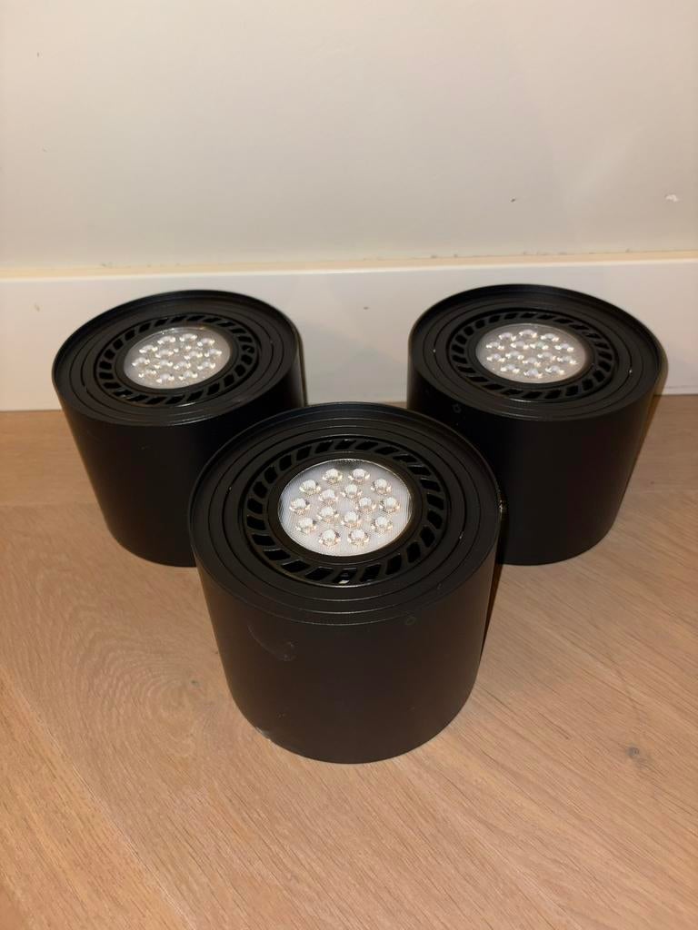 3 stuks opbouwspot inclusief AR111 dimbare lamp- zwart -, Huis en Inrichting, Metaal of Aluminium, Ophalen of Verzenden, Zo goed als nieuw