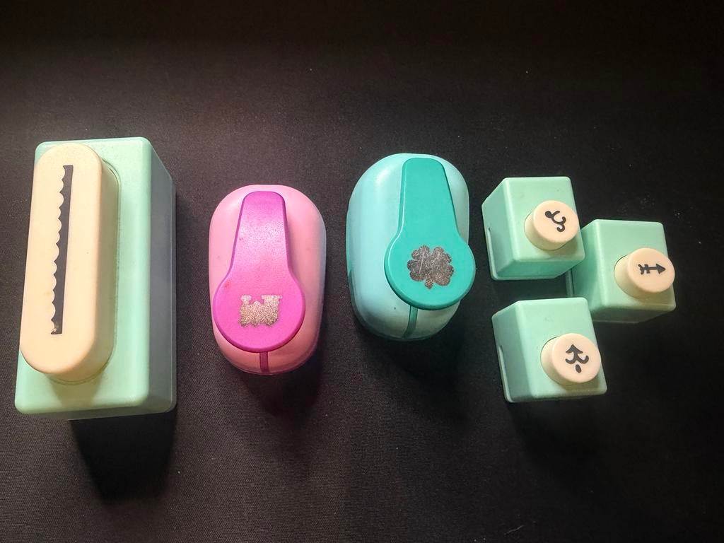 Set van 6 knutselponsen voor papier en karton, Hobby en Vrije tijd, Knutselen, Gebruikt, Gereedschap of Toebehoren, Geschikt voor karton