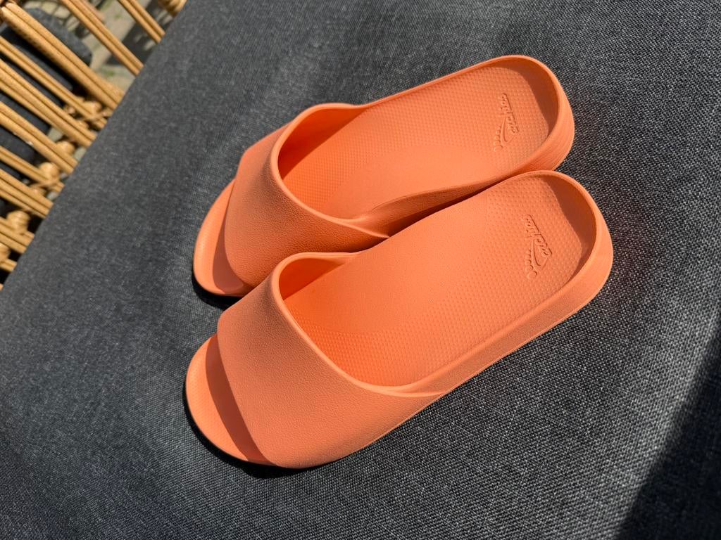Archies Sipport Slidges mt. 39,5/40 peache, Ophalen, Zo goed als nieuw, Oranje, Slippers