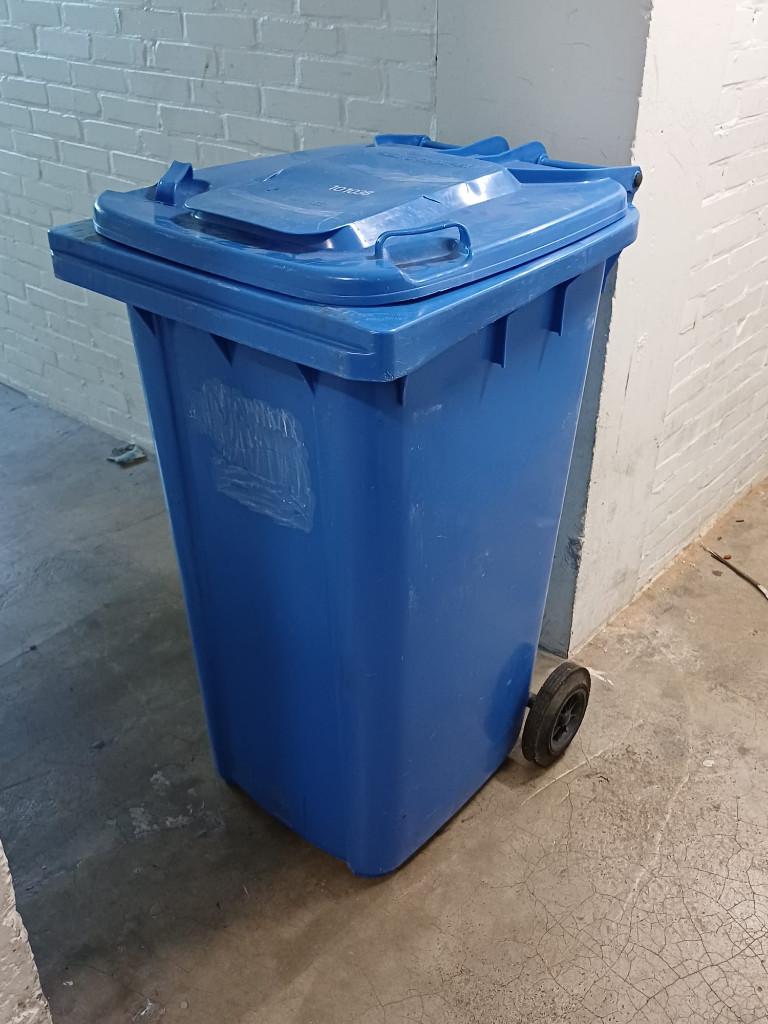 Blauwe 240L kliko, Huis en Inrichting, Ophalen, Kunststof, Gebruikt, 40 liter of meer