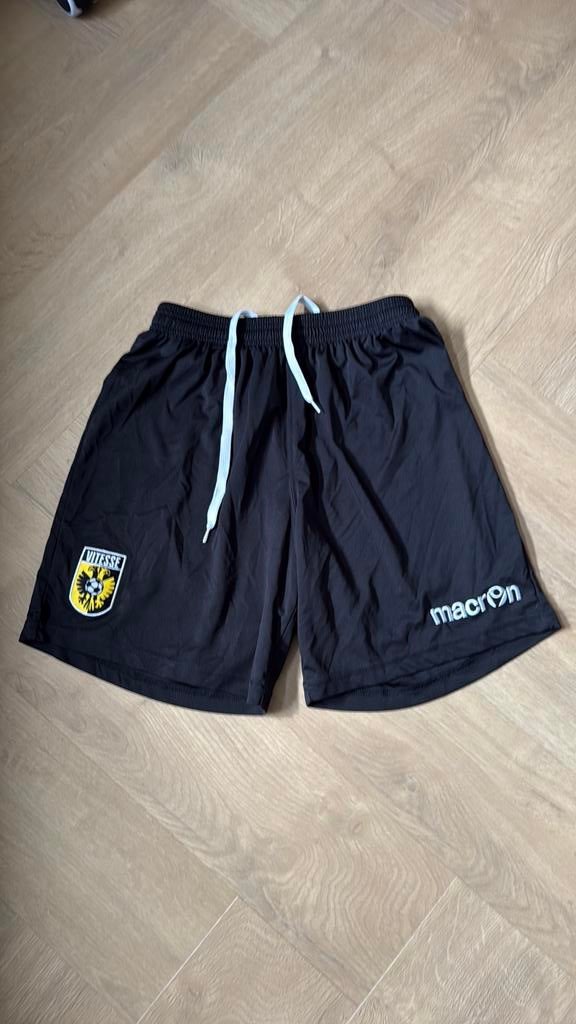 Als nieuw: origineel voetbalbroekje Vitesse maat S, Maat S, Ophalen of Verzenden, Zo goed als nieuw, Broek