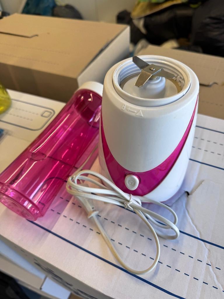 Blender roze, Witgoed en Apparatuur, Keukenmixers, Ophalen of Verzenden, Zo goed als nieuw, 3 snelheden of meer