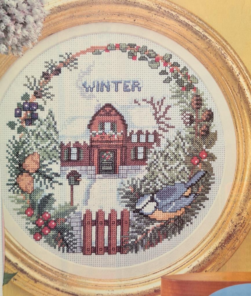 Winter tafereel, koolmeesje op waterpomp 3 borduurpatronen, Ophalen, Nieuw, Handborduren, Patroon