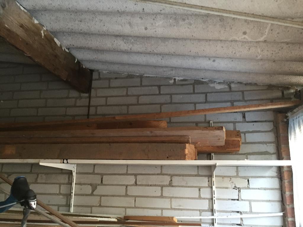Heel veel balkjes. Om wat te timmeren of stoken., Tuin en Terras, Haardhout, Minder dan 3 m³, Ophalen, Overige houtsoorten, Blokken