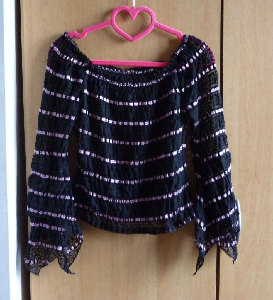 Zwarte kanten blouse top met roze satijnen linten Maat 36, Ophalen of Verzenden, Zo goed als nieuw, Maat 36 (S), Zwart