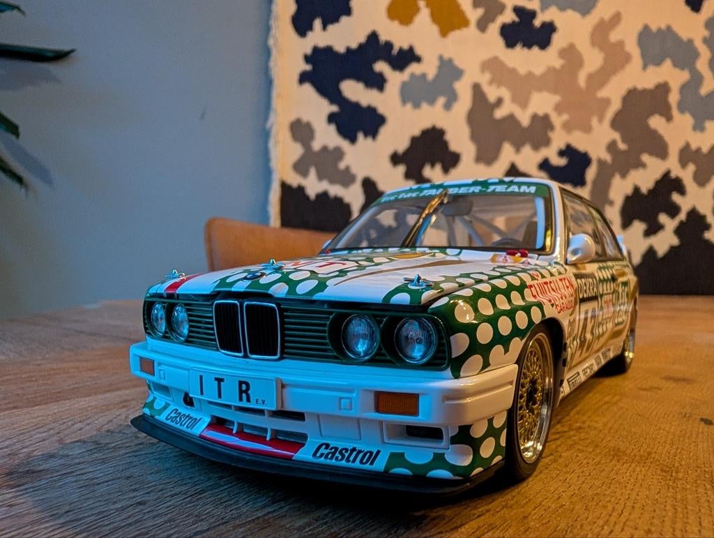 AutoArt 1:18 BMW E30 DTM "TicTac", Ophalen