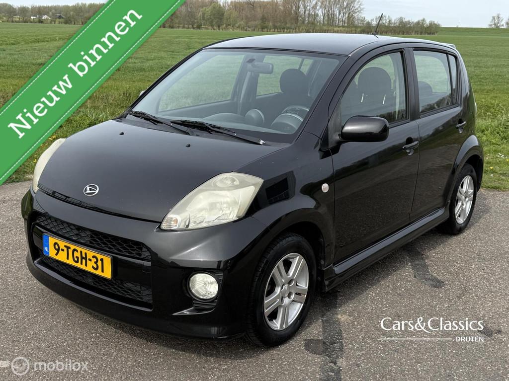 Daihatsu Sirion 2 1.3-16V Comfort Airco, Sportpakket, 5 Drs, Stof, Gebruikt, 4 cilinders, Zwart
