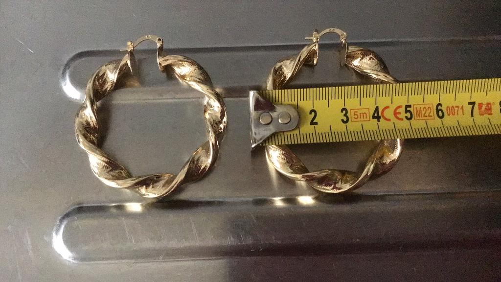 Versace wokkel creolen 5 cm, Sieraden, Tassen en Uiterlijk, Oorbellen, Ophalen of Verzenden, Zo goed als nieuw, Goud, Overige materialen
