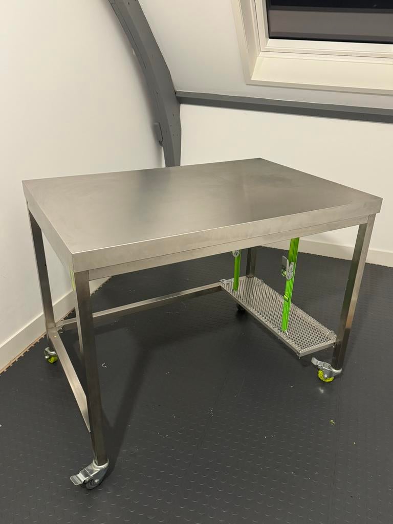 Metal werktafel, Doe-het-zelf en Verbouw, Werkbanken, Ophalen, Zo goed als nieuw