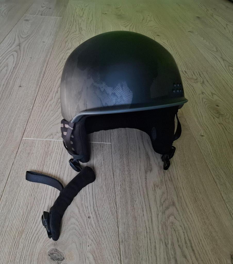 Skihelm met skibril en Aux audio kabel, Sport en Fitness, Skiën en Langlaufen, Zo goed als nieuw, Kleding, Skiën, Minder dan 100 cm
