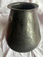 Vaas ijzer met zilverdraaddecoratie, Ophalen