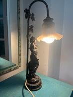 Antieke tafellamp met bronzen beeld en glazen kap, Antiek en Kunst, Ophalen