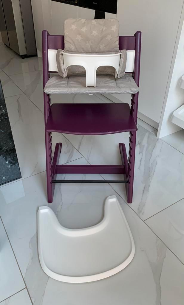 Nieuw Model Stokke Paarse complete met babyset & Playtray, Kinderen en Baby's, Kinderstoelen, Meegroeistoel, Afneembaar eetblad