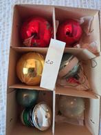 Oud doosje gekleurde kerstballen, Diversen, Kerst, Ophalen of Verzenden