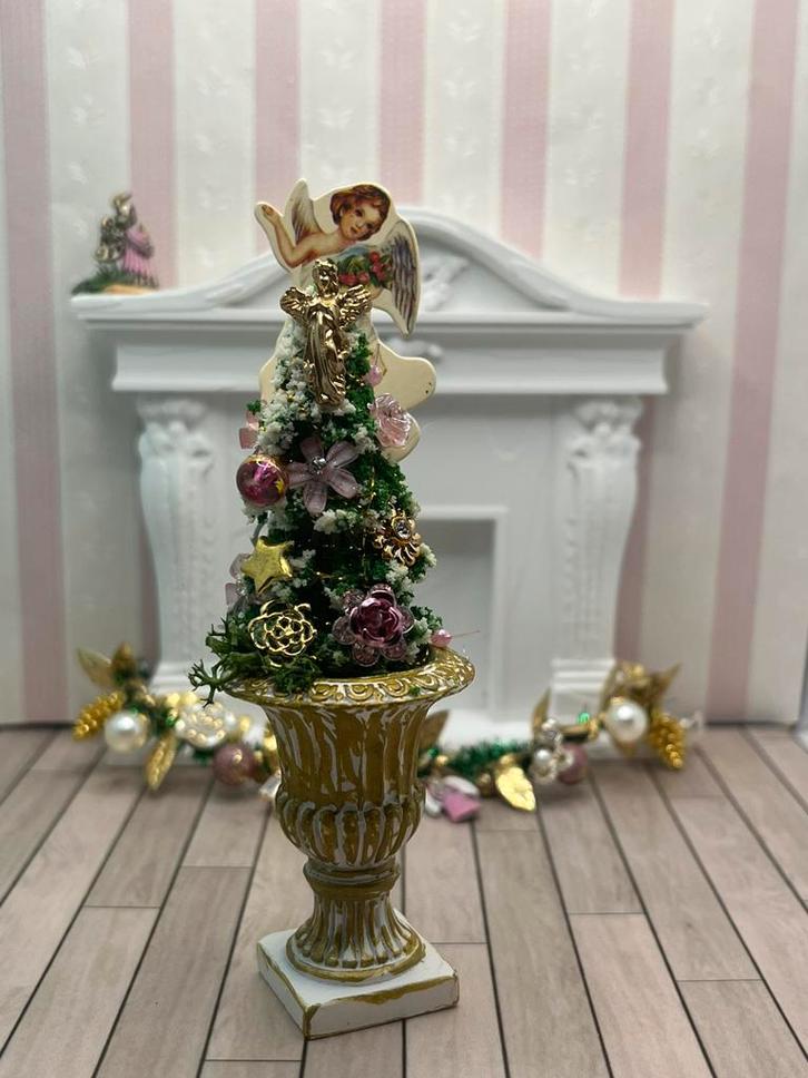 Rijk versierde kerstboom in vaas schaal 1.12, Verzamelen, Poppenhuizen en Toebehoren, Nieuw, Poppenhuis, Ophalen of Verzenden