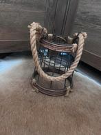 Rustiek metalen mandje met touwhandvat – boho woonaccessoire, Ophalen of Verzenden, Zo goed als nieuw