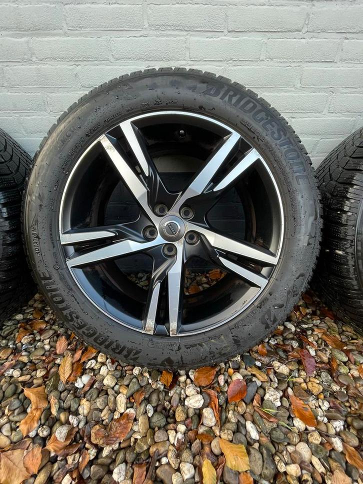 Volvo XC 60 velgen met winterbanden - 235/55R19, Auto-onderdelen, Banden en Velgen, Banden en Velgen, Winterbanden, 19 inch, 235 mm