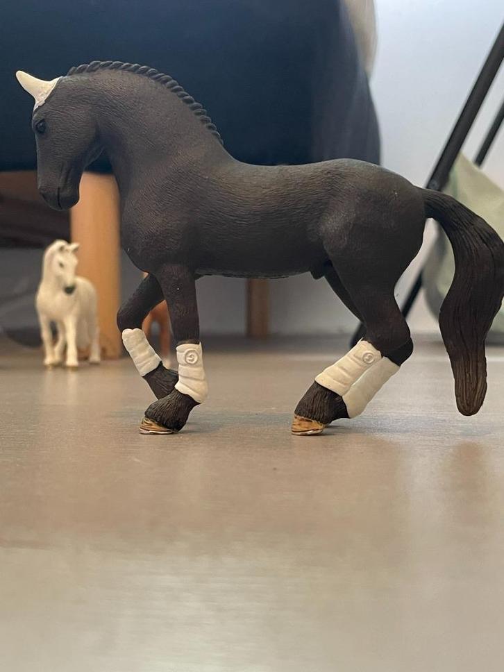 schleich Horse Club - Friese hengst paard 42457, Verzamelen, Speelgoed, Zo goed als nieuw, Ophalen of Verzenden