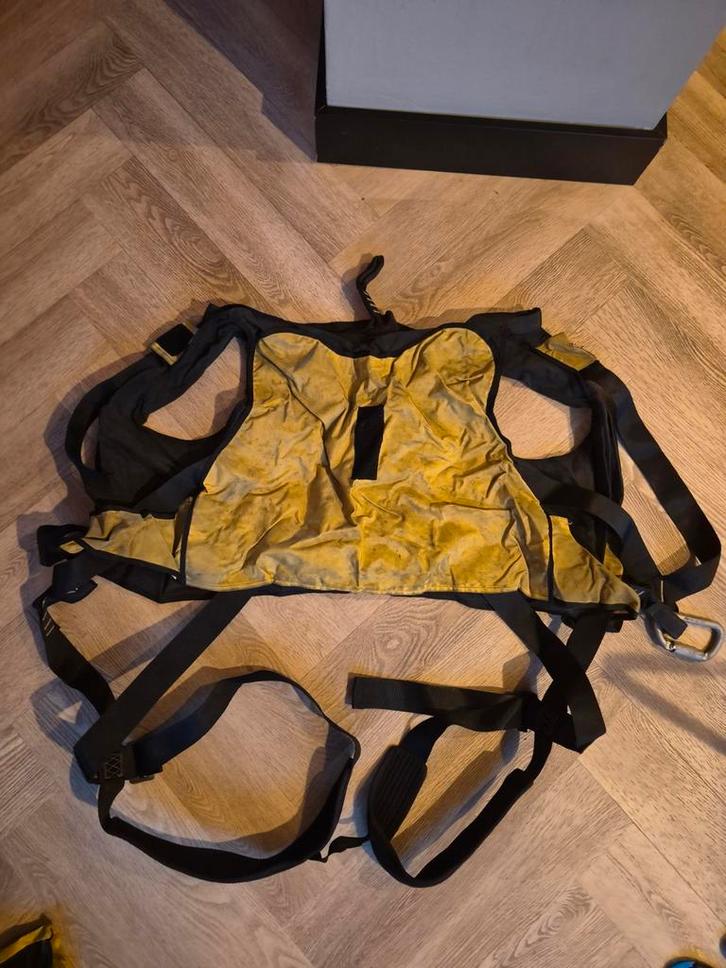 Petzl klimharnas veiligheidsharnas valbeveiliging, Sport en Fitness, Klimsport, Klimsport-accessoire, Ophalen of Verzenden