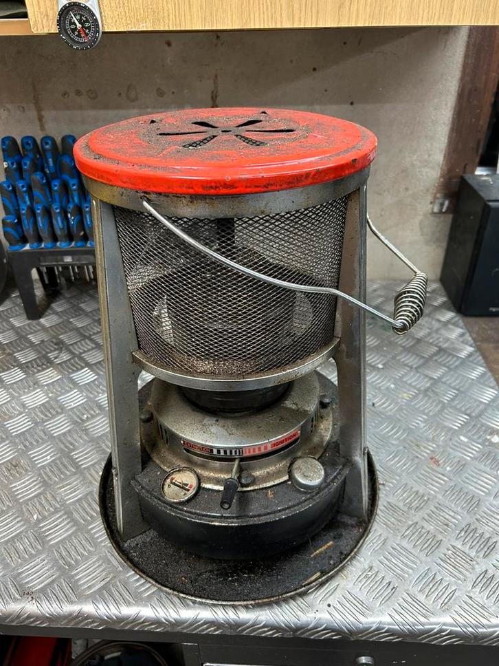 Oude petroleum kachel jaren 70/80, Huis en Inrichting, Kachels, Gebruikt, Vrijstaand, Petroleumkachel, Overige brandstoffen, Ophalen