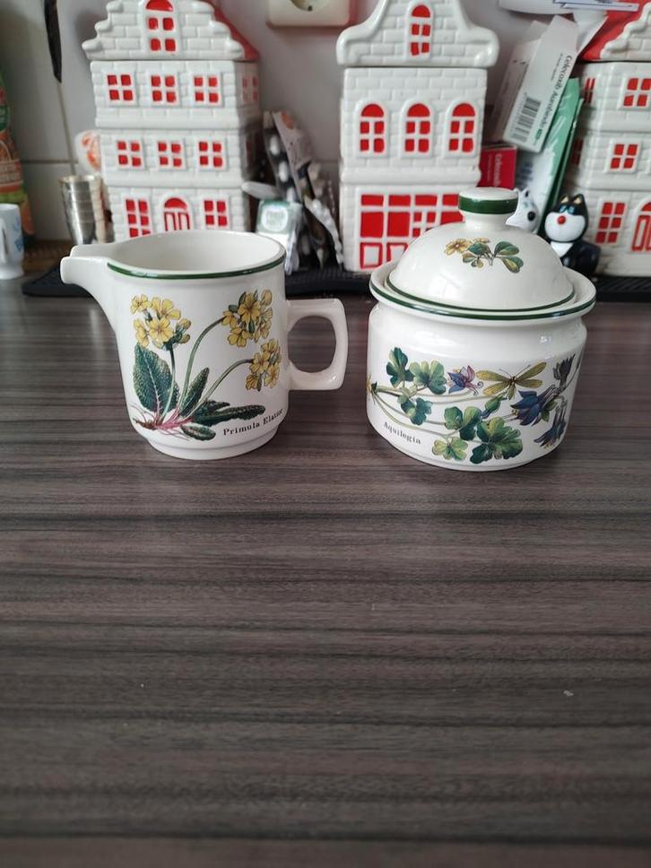 Wedgwood Florabunda Roomstel - Suikerpot & Melkkan, Huis en Inrichting, Keuken | Servies, Ophalen of Verzenden