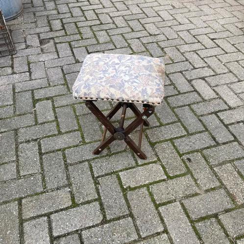 Vintage Inklapbaar Voetenbankje, Antiek en Kunst, Curiosa en Brocante, Ophalen