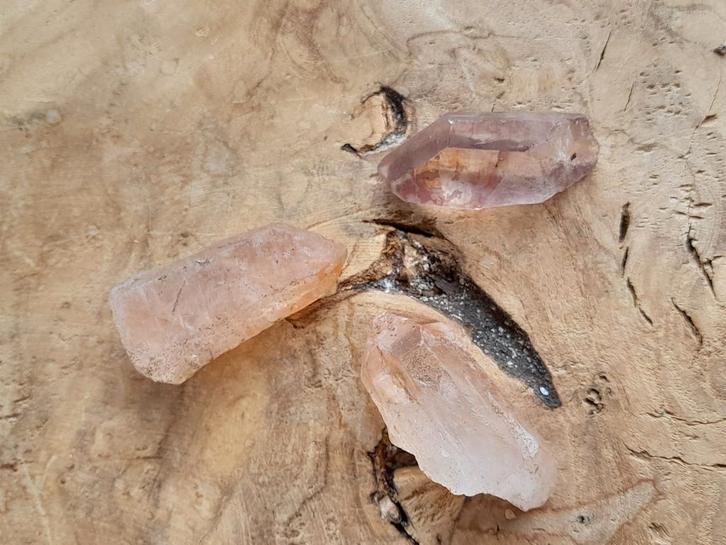 3 Tangarine Lemurian kwarts puntjes., Verzamelen, Mineralen en Fossielen, Mineraal, Ophalen of Verzenden