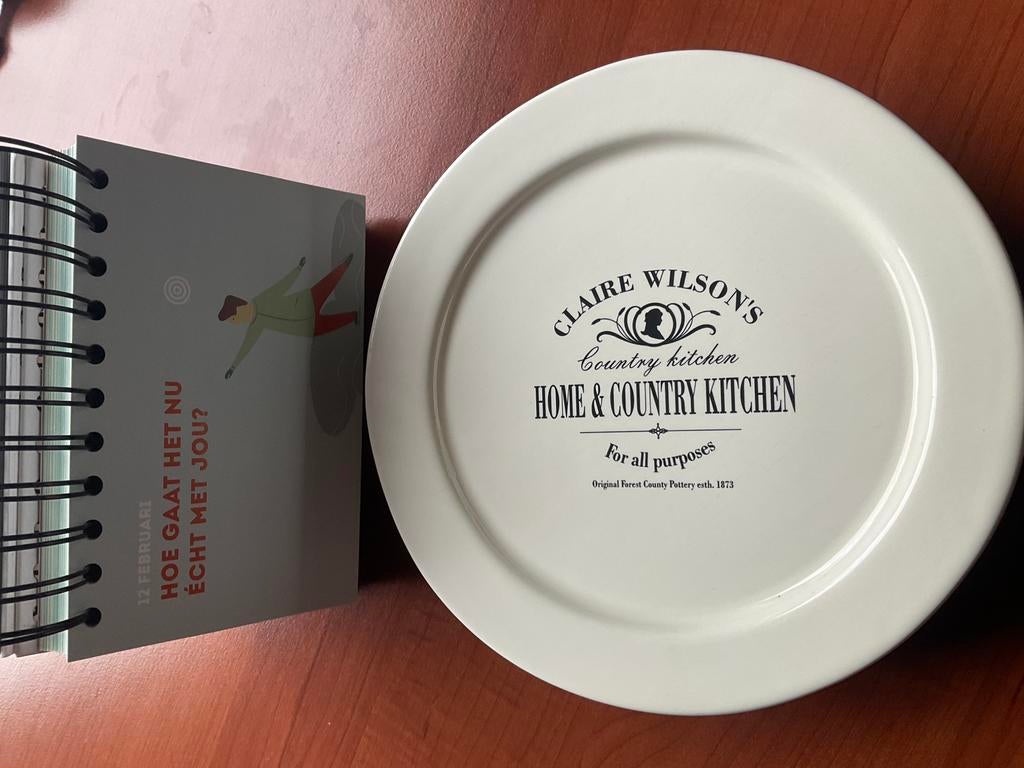 3 borden 19.7 Claire Wilson’s Country kitchen /Één koop, Huis en Inrichting, Keuken | Servies, Bord(en), Overige stijlen, Porselein