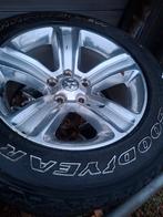Dodge RAM Velgen met Banden - Goed Profiel, Auto-onderdelen, Ophalen, Gebruikt, 275 mm, Banden en Velgen