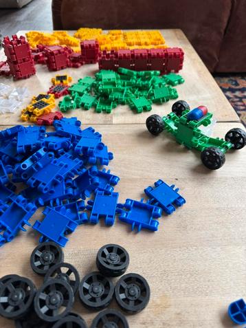 Clics (300+ onderdelen) beschikbaar voor biedingen