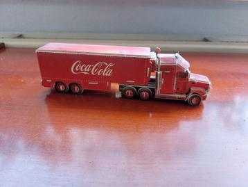 Coca Cola vrachtwagen (foam) beschikbaar voor biedingen