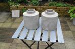 TE KOOP TWEE NIEUWE STENEN POTTEN, Tuin en Terras, Bloempotten, Ophalen, Rond, Zo goed als nieuw, Aardewerk
