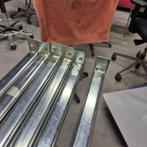 6x metalen ophang stangen voor kledingkast / kledinghangers, Huis en Inrichting, Kasten | Kledingkasten, Ophalen of Verzenden