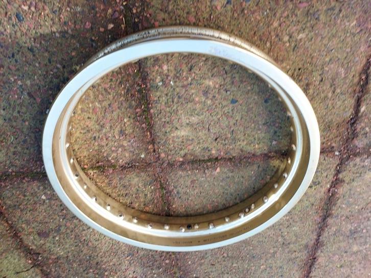 D.I.D. Achtervelgen 18 Inch x 2.50 Goudkleurig in nieuwstaat, Motoren, Tuning en Styling, Verzenden