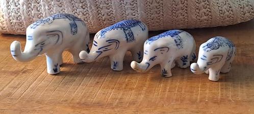 Set van 4 olifanten. Blauw / wit., Antiek en Kunst, Antiek | Porselein, Ophalen of Verzenden
