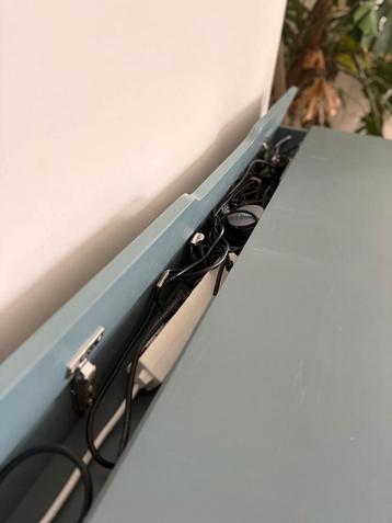 IKEA Alex Desk – Grey/Turquoise – €100 beschikbaar voor biedingen
