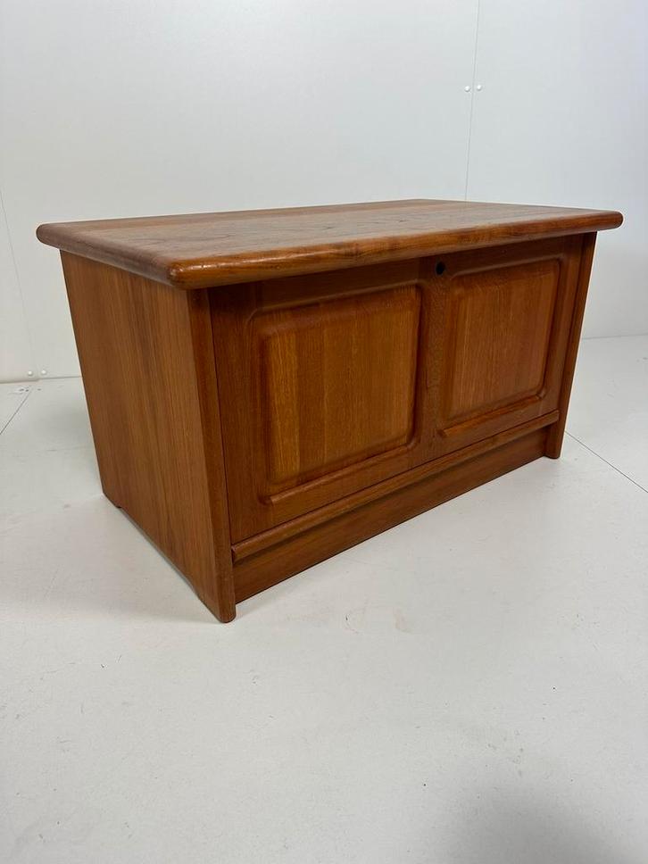 Vintage dyrlund kist teak, Huis en Inrichting, Woonaccessoires | Kisten, Gebruikt, Minder dan 50 cm, 50 tot 100 cm, Ophalen