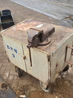 Werkbank met bankschroef op wielen, Ophalen of Verzenden, Gebruikt, 70 tot 120 cm, Bankschroef