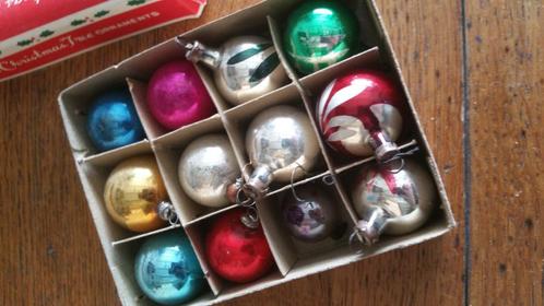 doos 33 antieke-oude kerstballen , alles glas, Diversen, Kerst, Gebruikt, Ophalen of Verzenden