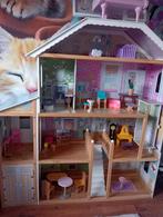 Groot Poppenhuis met Meubels - Zo Goed Als Nieuw!, Ophalen of Verzenden, Zo goed als nieuw, Poppenhuis