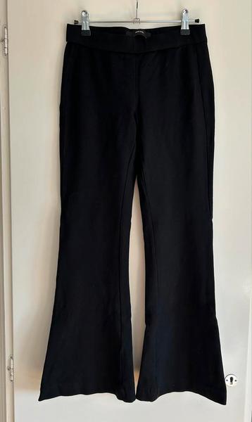 Vero Moda zwarte flared pants - maat S beschikbaar voor biedingen